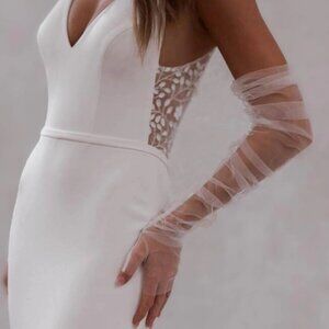 Off-White Fingerless Tulle Gloves - Size Small - Pair